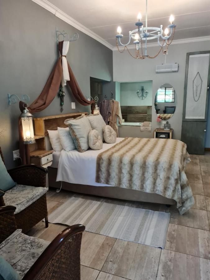 Little Rock Resort Ladybrand Bagian luar foto